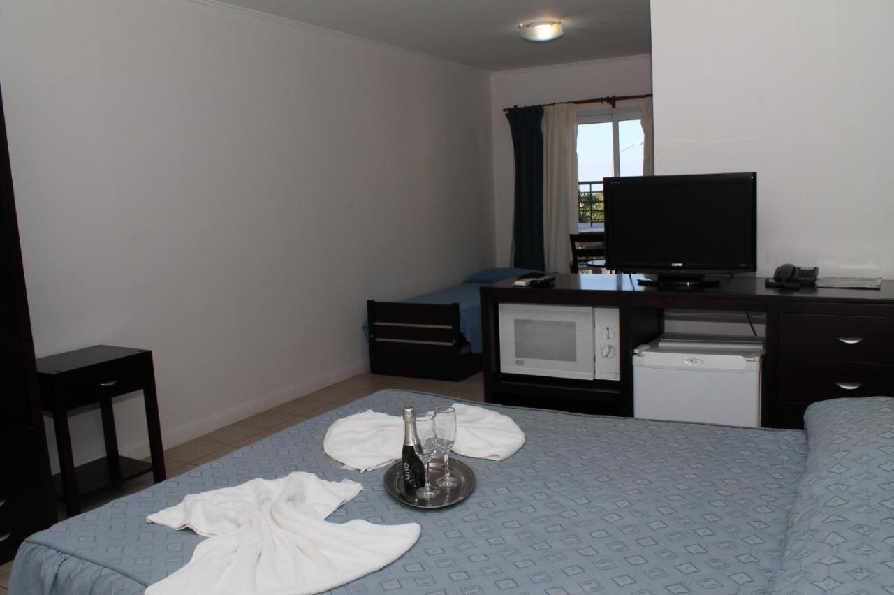 Brisas Del Y Apartahotel