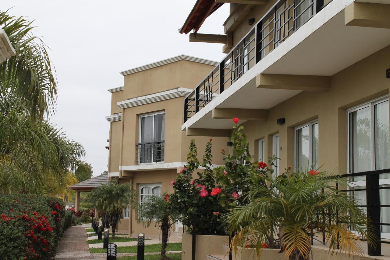 Brisas Del Y Apartahotel 3*
