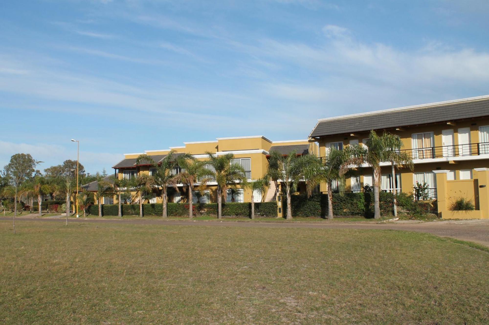 Brisas Del Y Apartahotel Federación